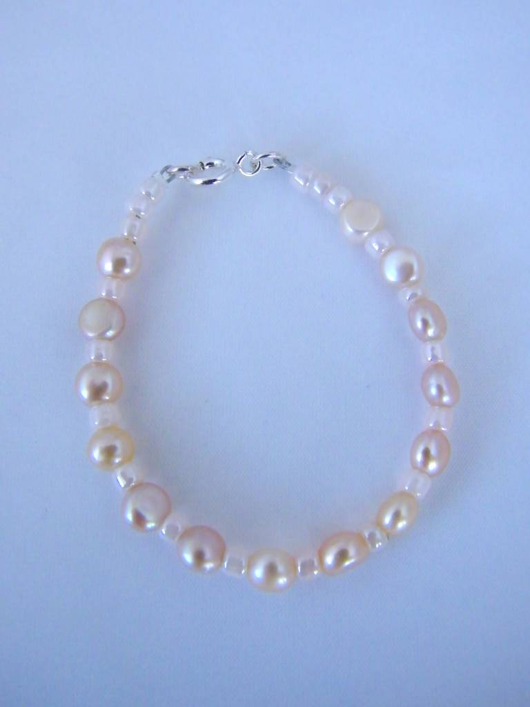 CH835BL Pink Pearls Bracelet