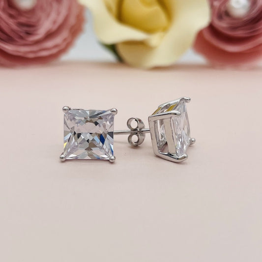 Z1106 SQ Earrings 8mm.