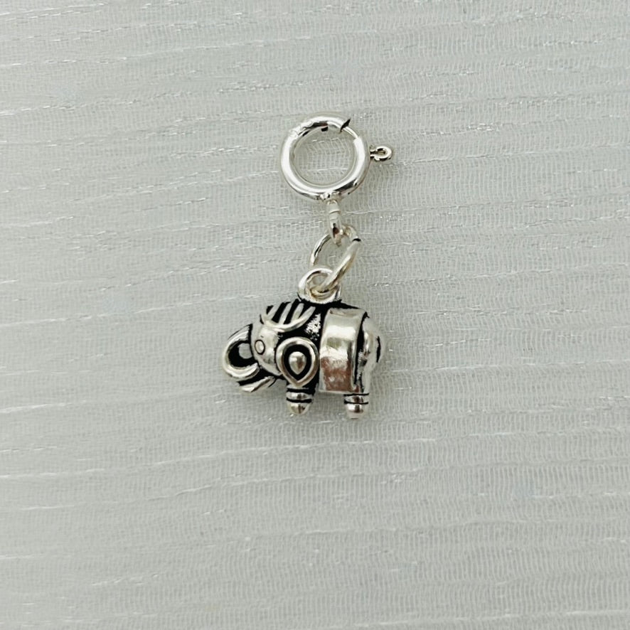 S1119  Elephant Charm