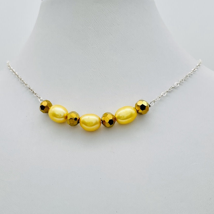 SH-985 19" Yellow Pearls Necklace