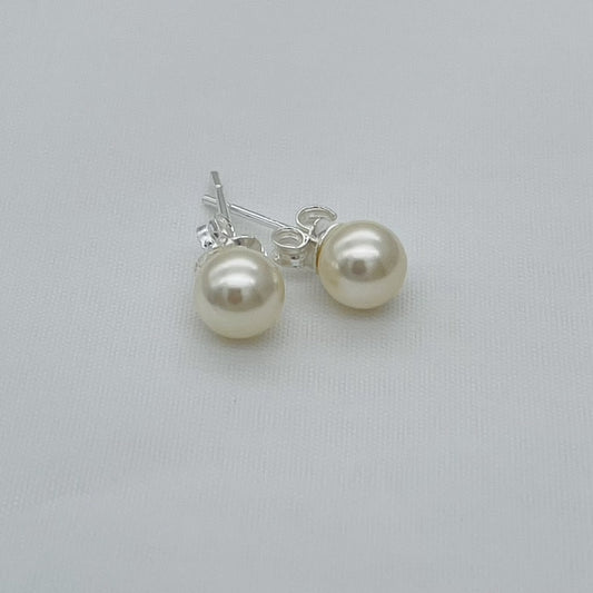 C1031ER White  Pearls 6mm.