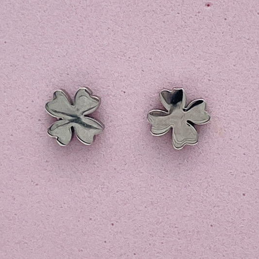 SS1532 8mm. Clover Earrings