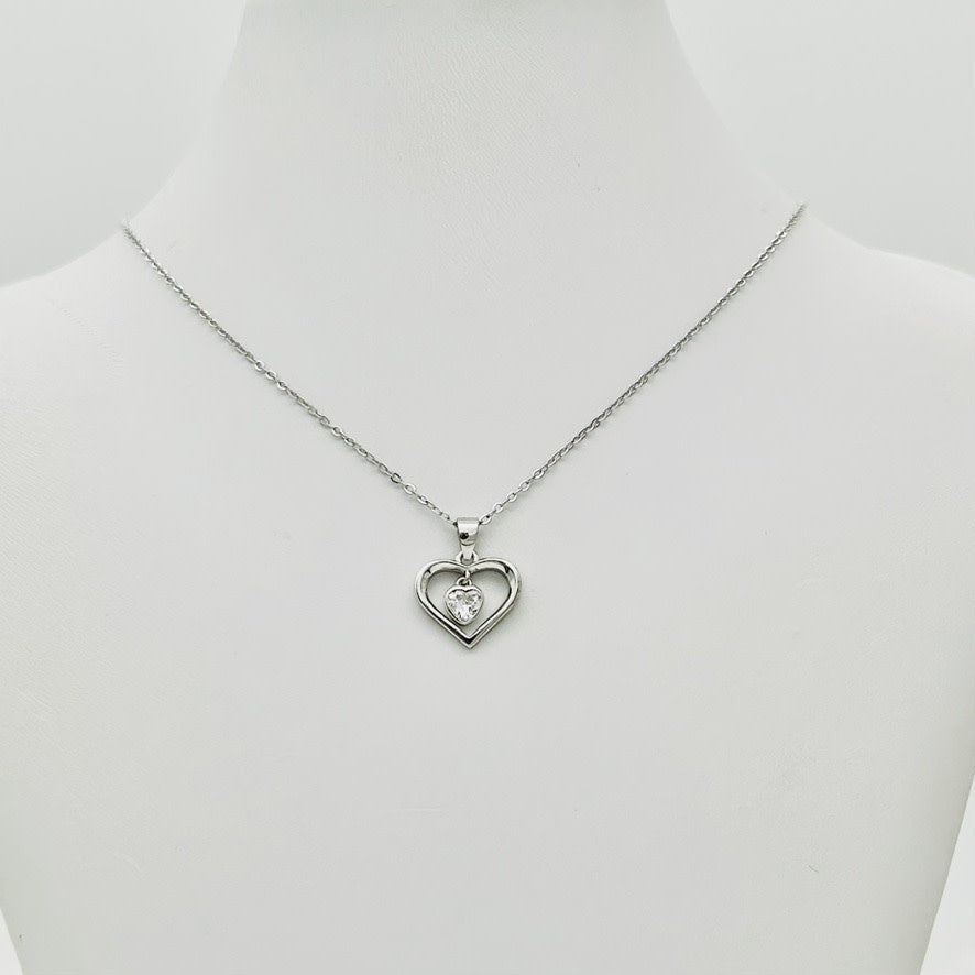 Z1815  Heart Necklace 18"