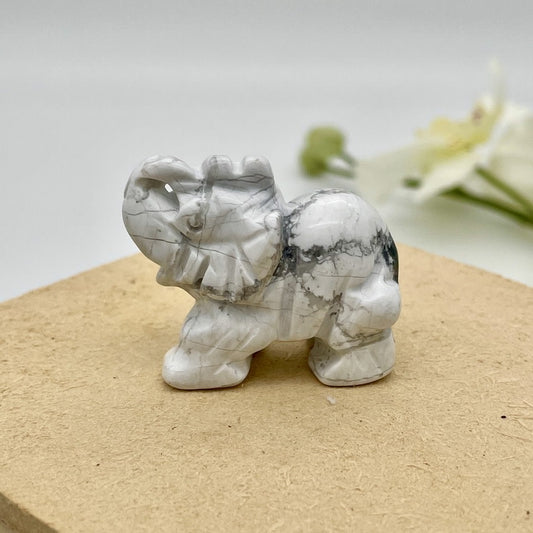 ST1518  Howlite Elephant 1.5"