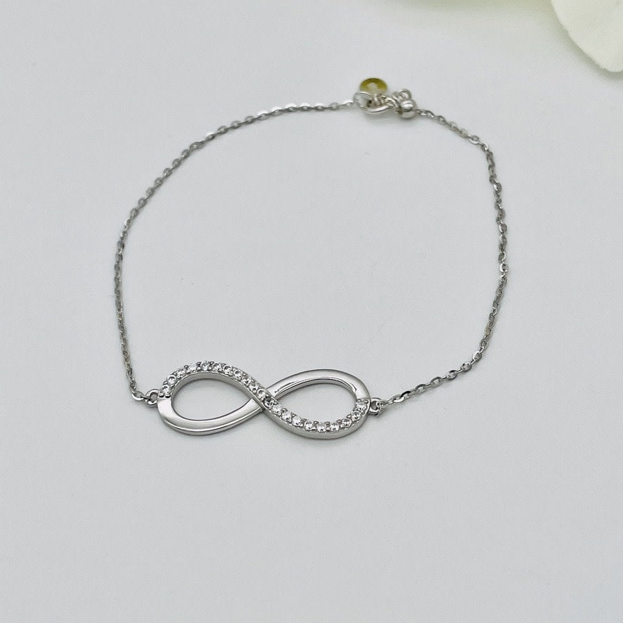 Z1483  7.5" Infinity Bracelet