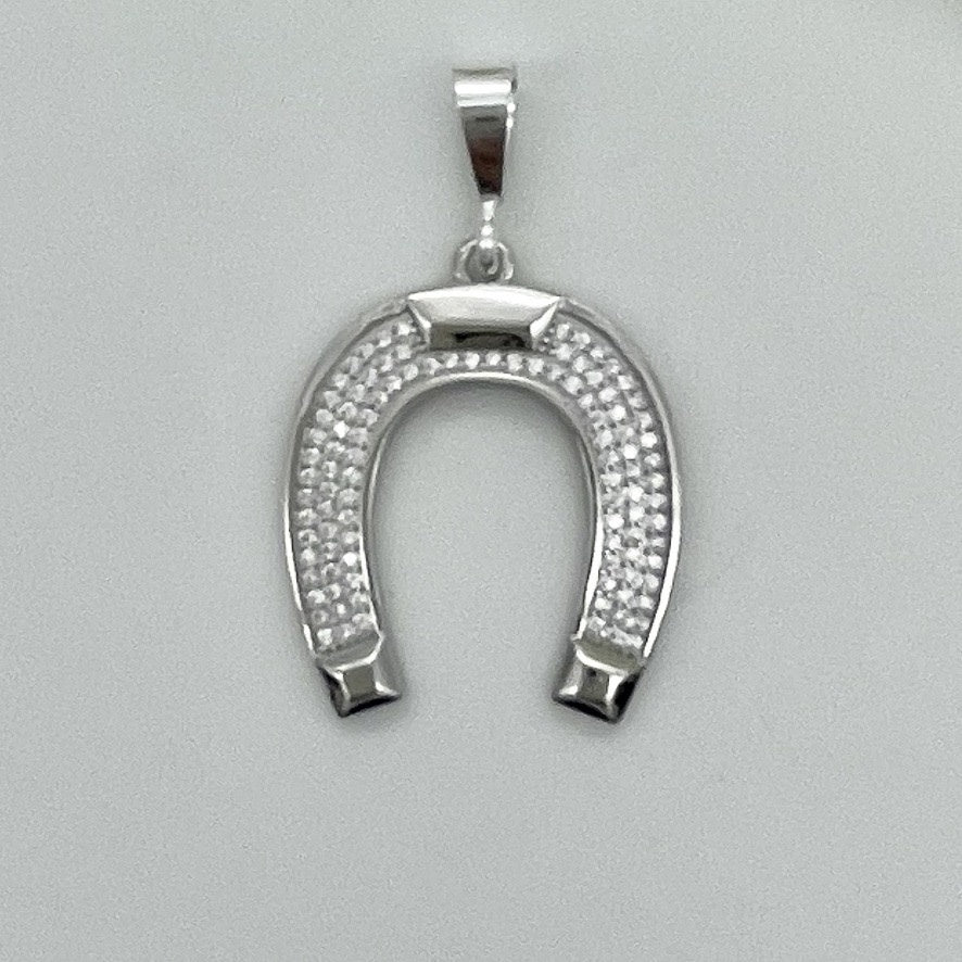 Z1475  Horse's Shoe Pendant  51" X1.5"