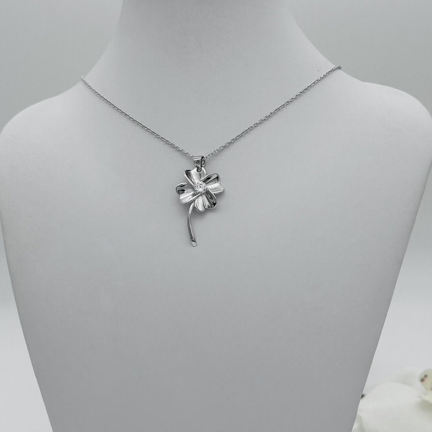 Z1610  17" Clover Necklace