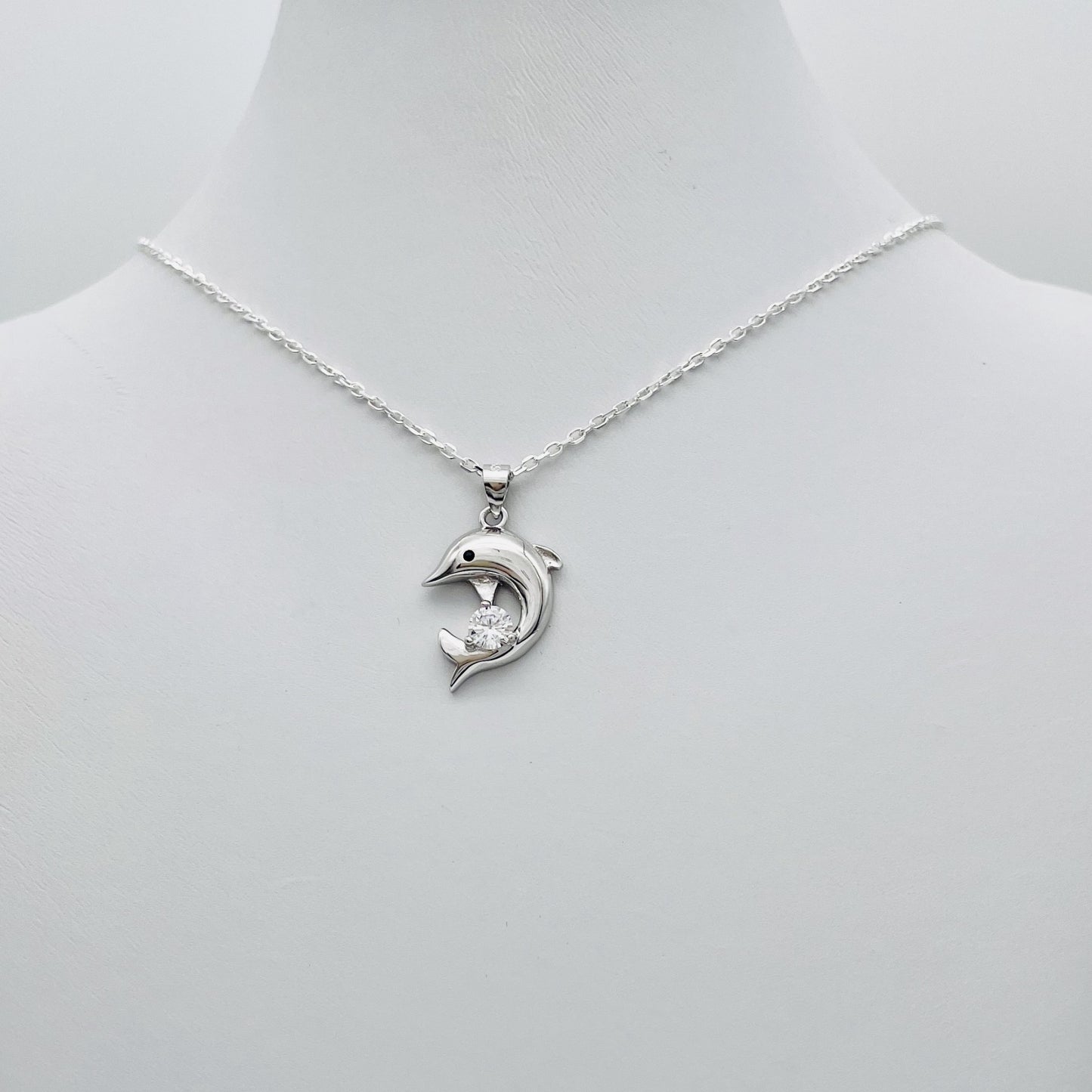 Z1379  18" Dolphin Necklace