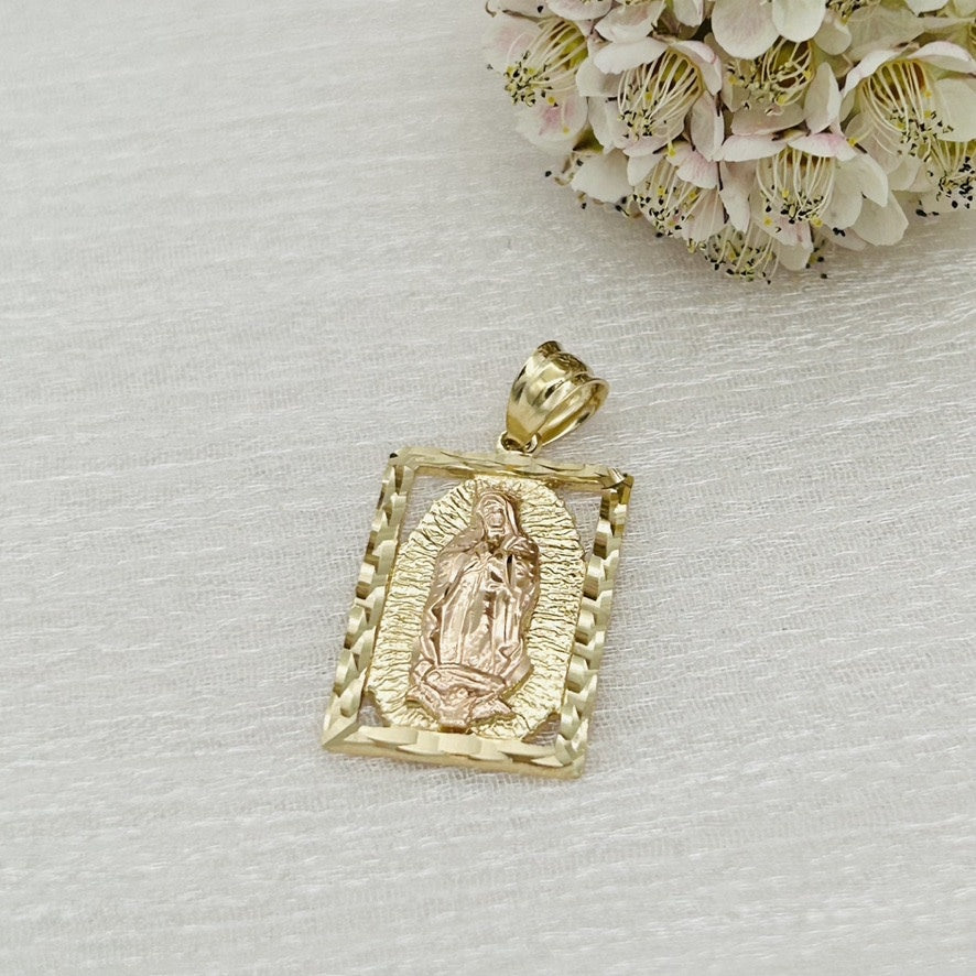 G274 14K Gold Pendant