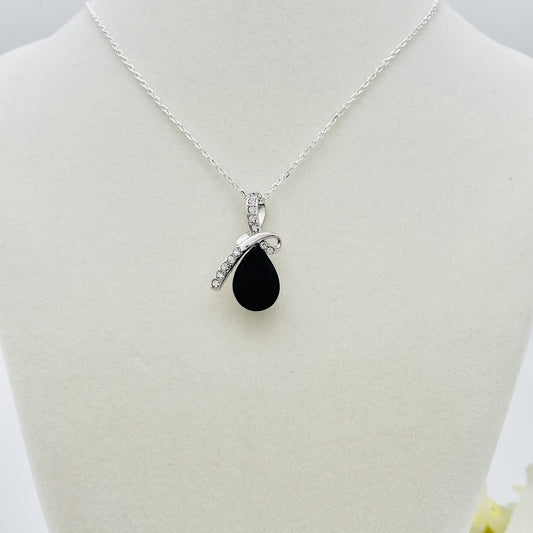 Z1471  18" Drop Necklace Black