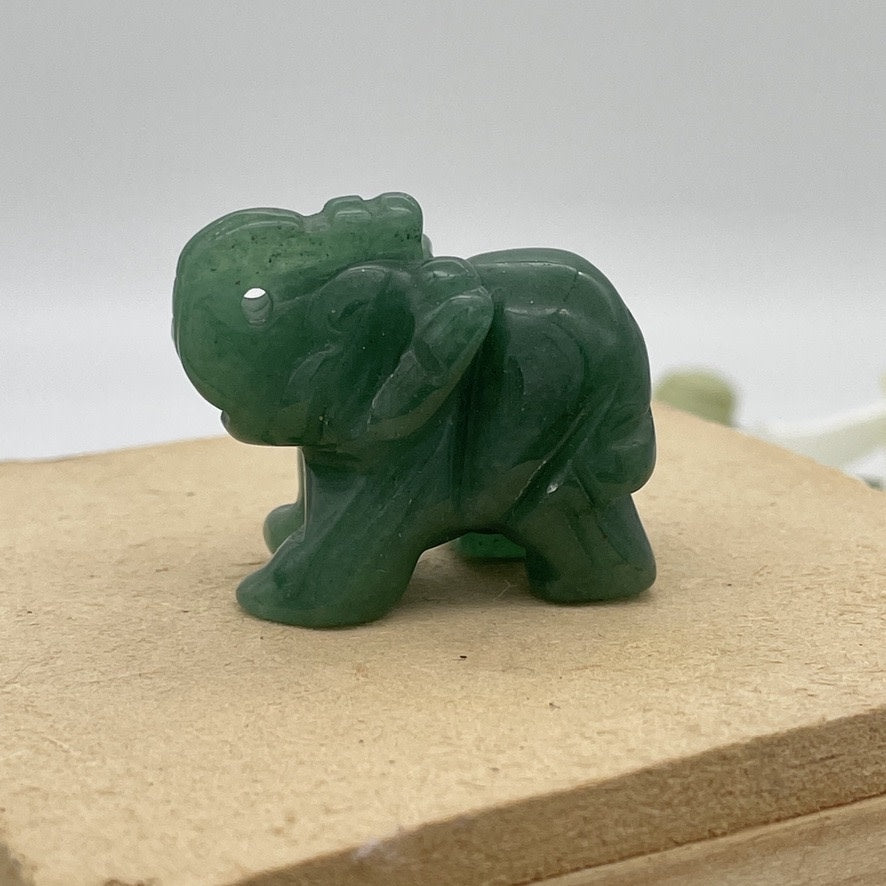 ST1518 Green Aventurine Elephant 1,5"