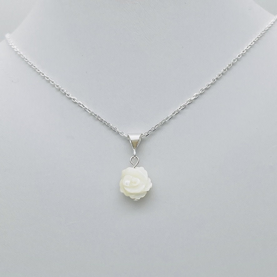 SH994NL White Flower 16"