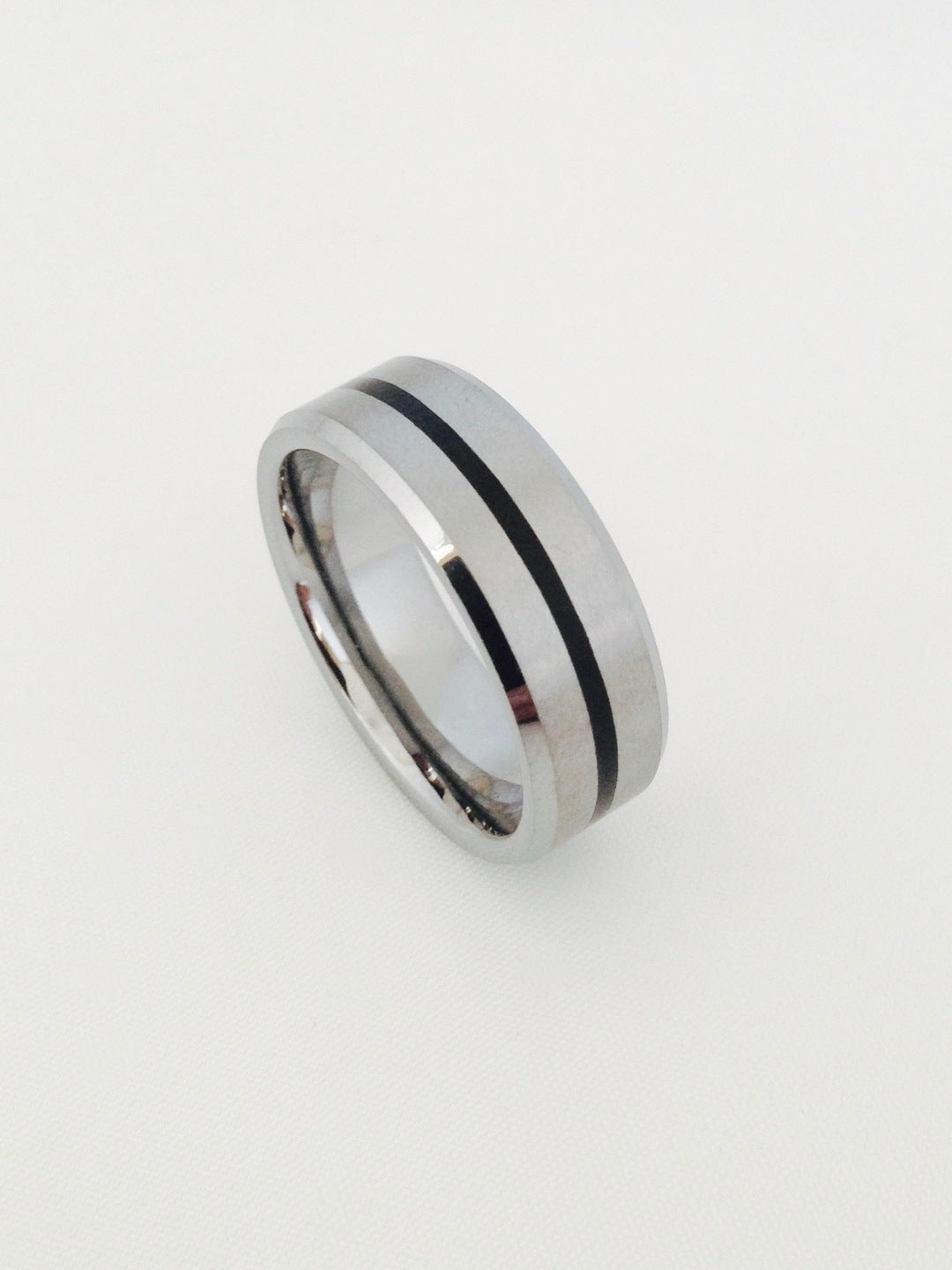 T772 8mm.  Tungsten Ring