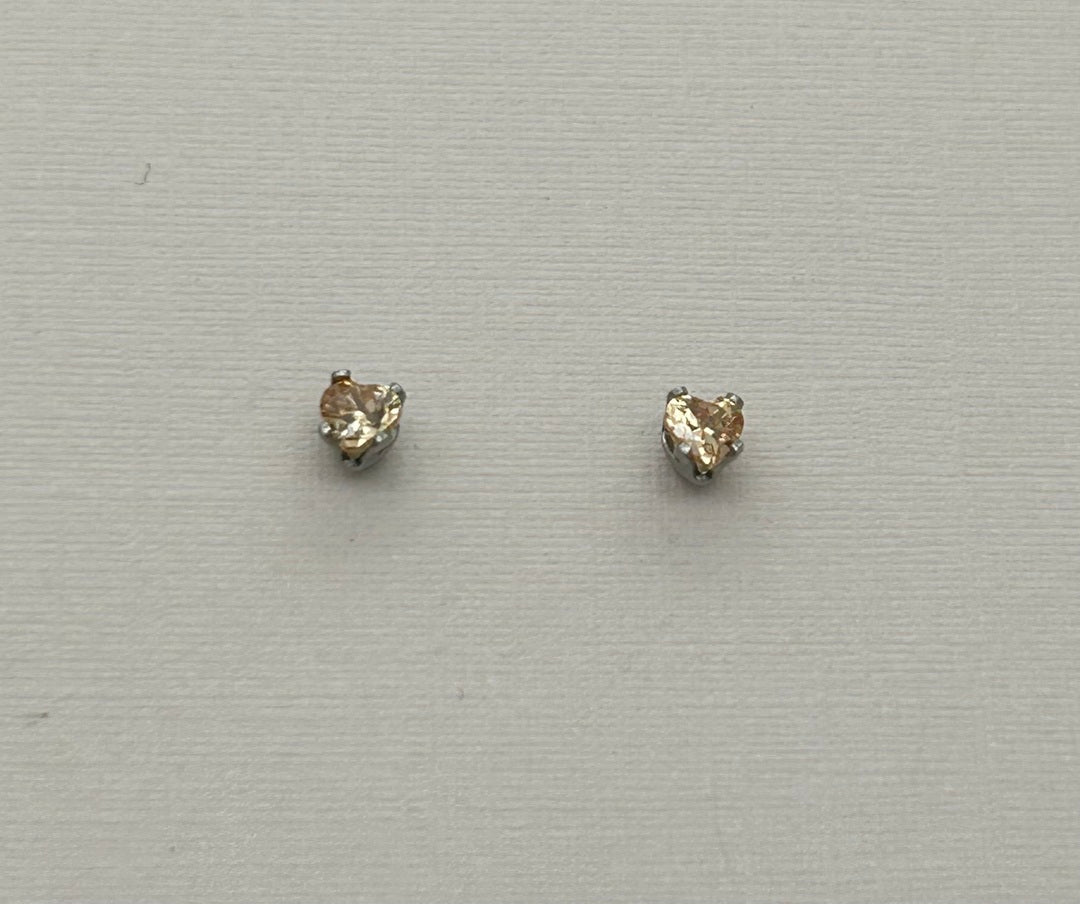 SS1177ER Champagne Earrings 3mm.