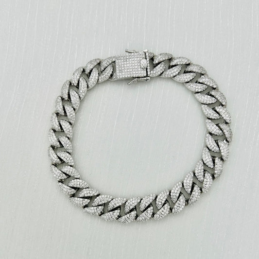 Z1834 Curb Link Pave Bracelet 11mm. x 9"