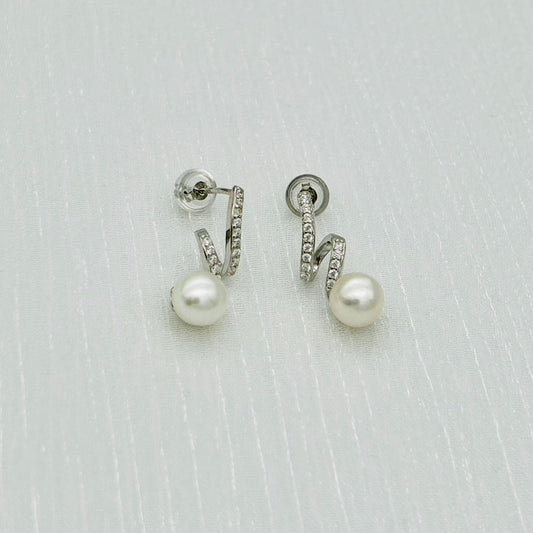 Z1864ER White Pearls Earrings