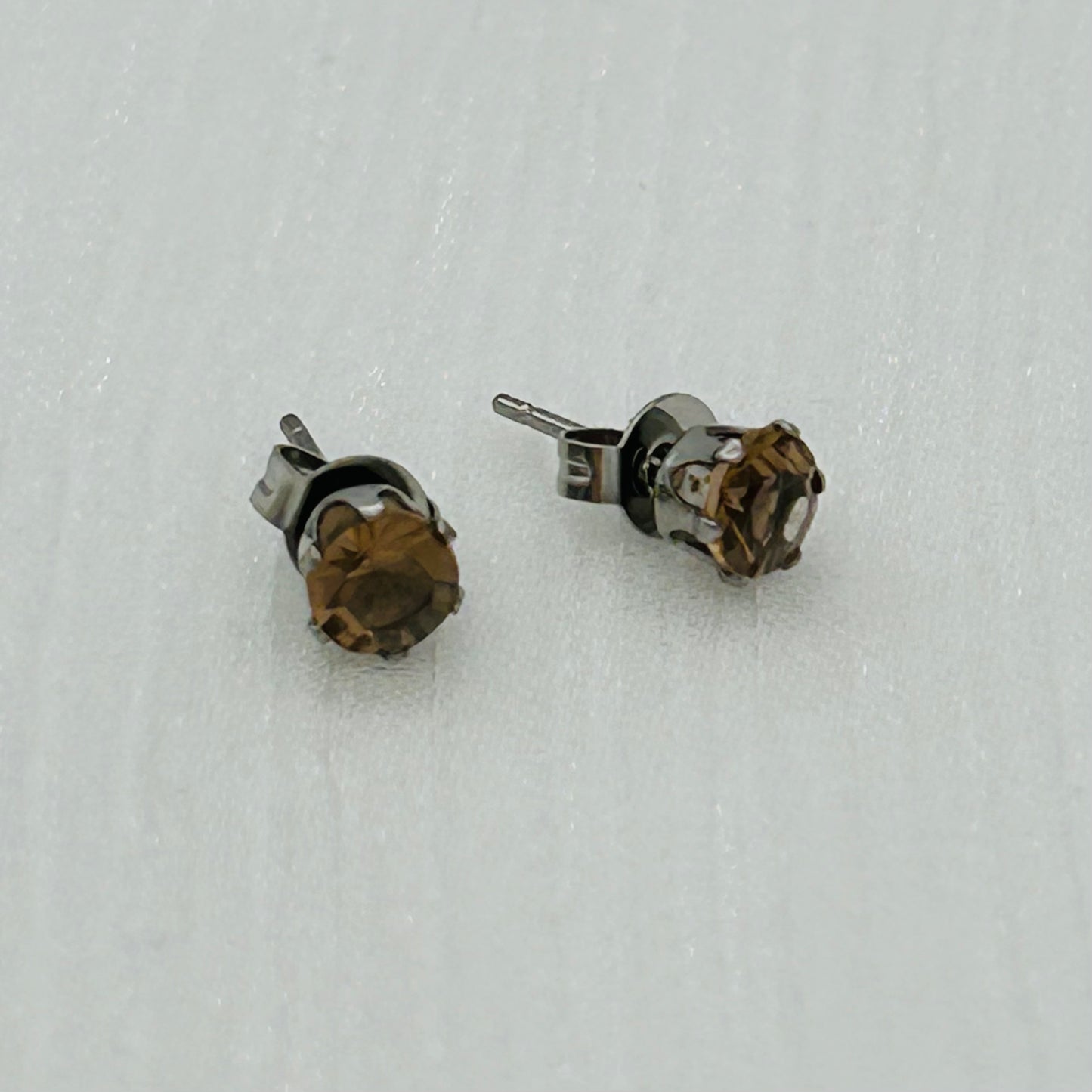 SS1314ER 5mm Brown Earrings