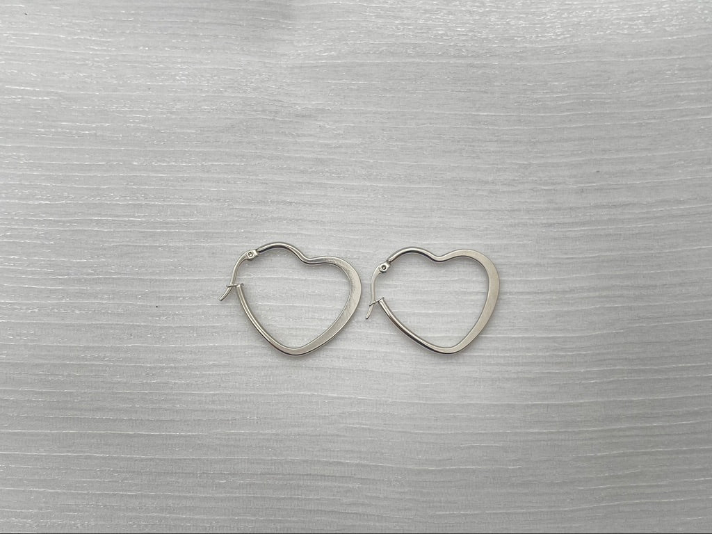 SS970 32mm. Heart Hoops