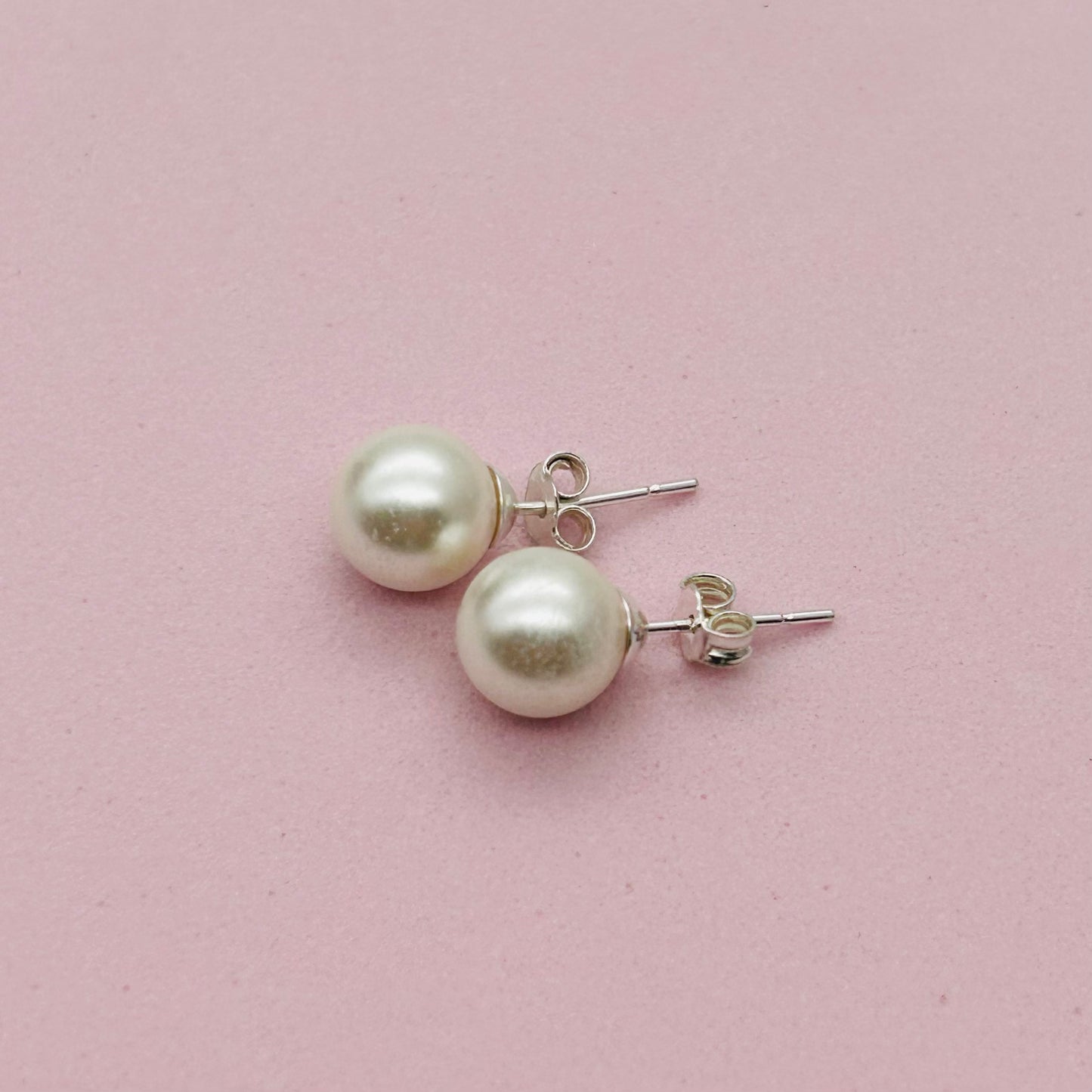 C1031ER White Pearls 8mm.