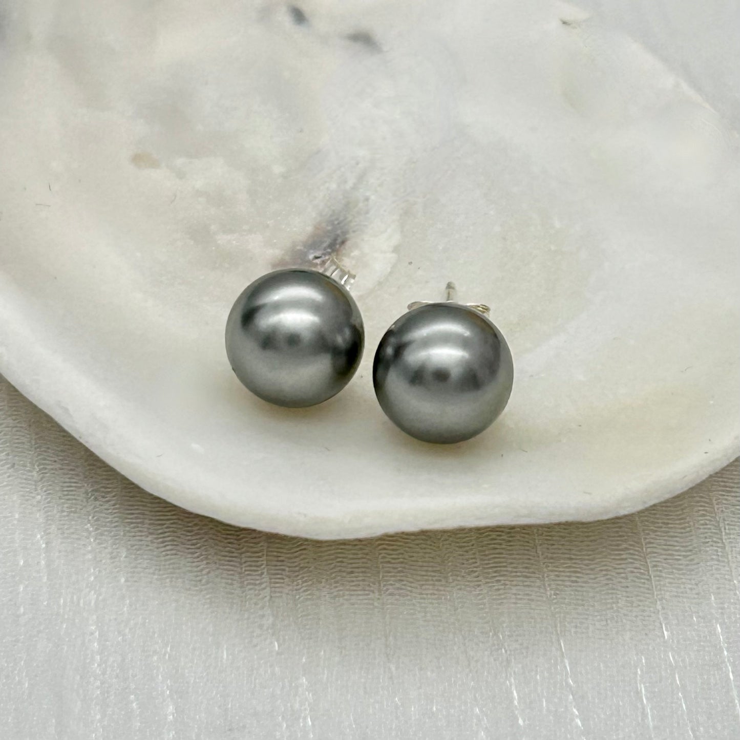 C1031ER Gray Pearls Post Earrings 8mm