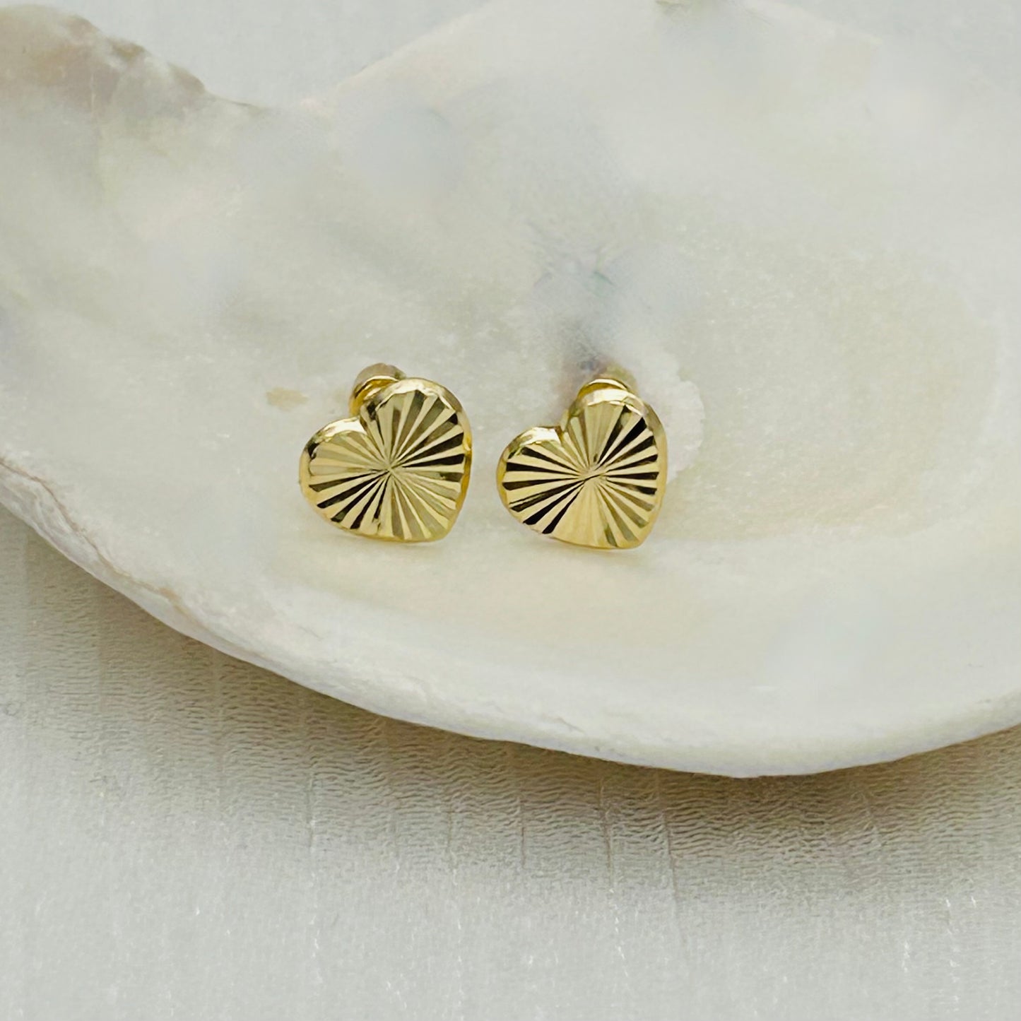 G49ER 14K Gold Heart Earrings