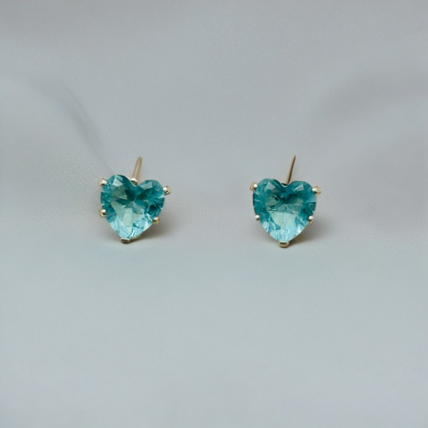 Z857ER Heart Earrings 5mm.