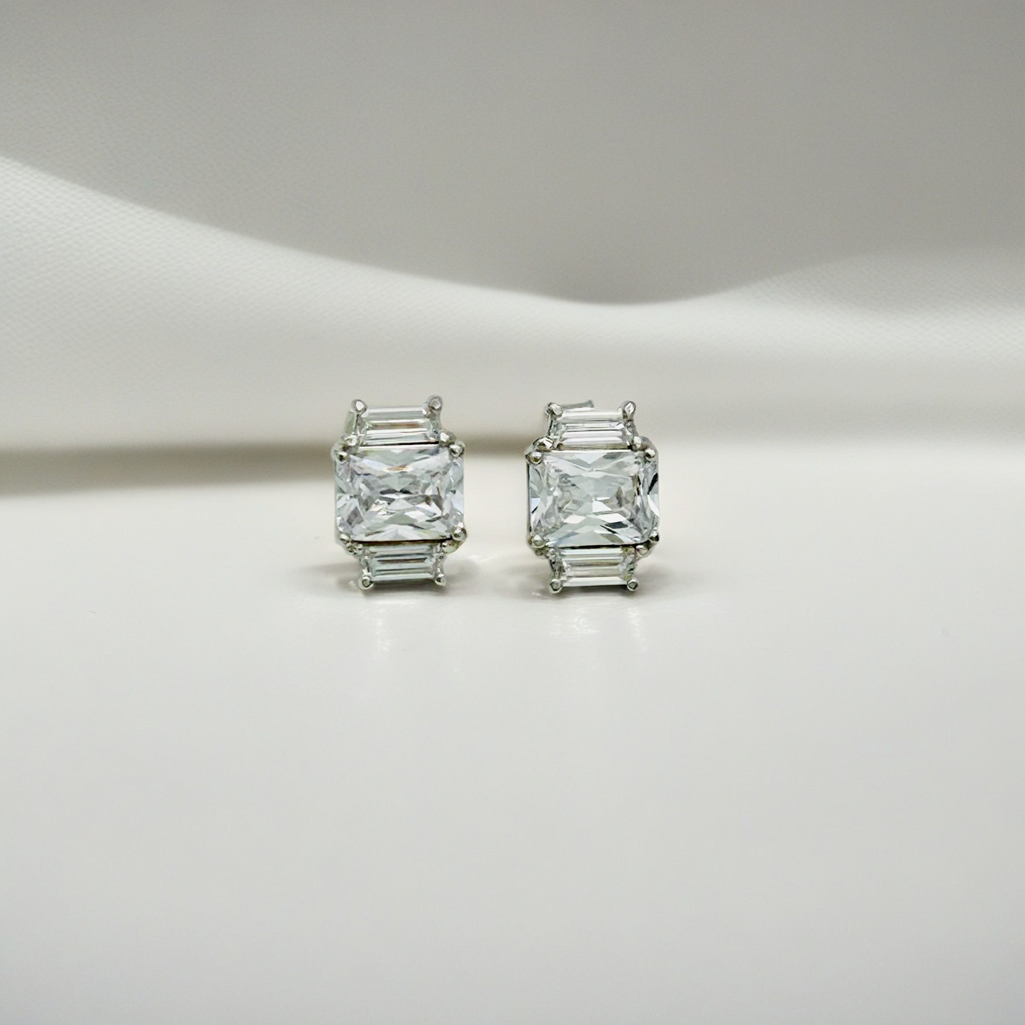 Z312ER Princess Cut Earrings