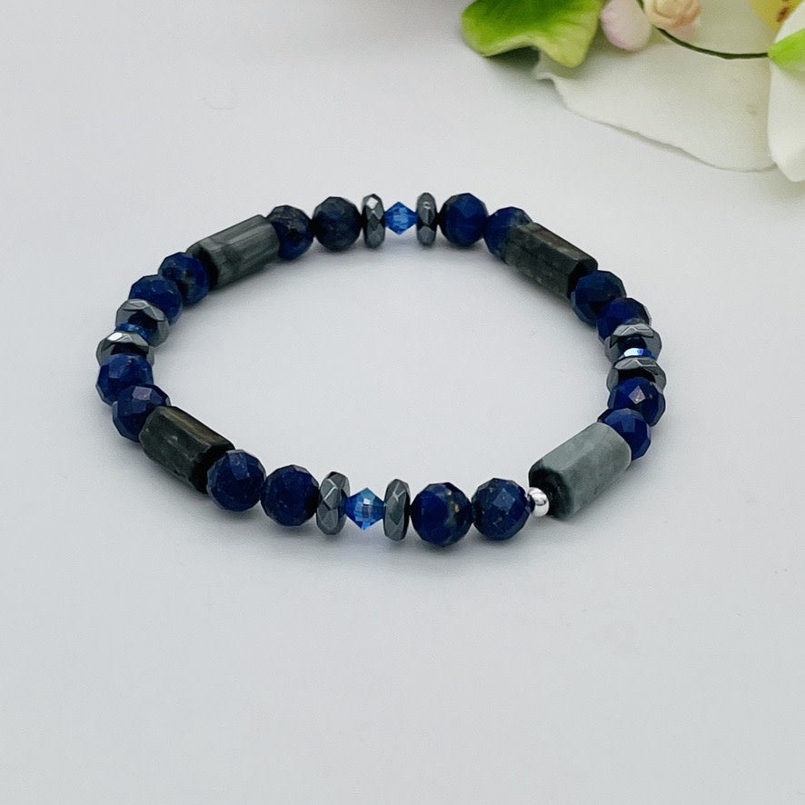 ST1543  7"  Lapis  & Hawk Eye Bracelet