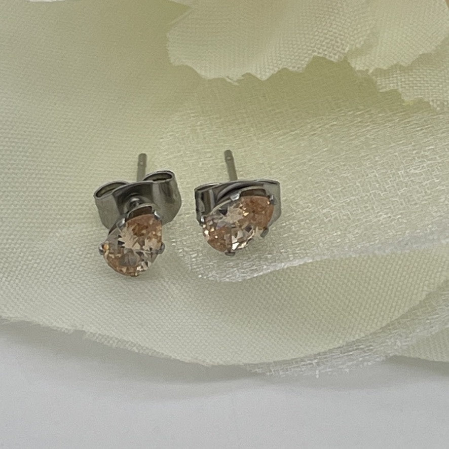 SS950   7X4mm. Champagne  Drop Earrings