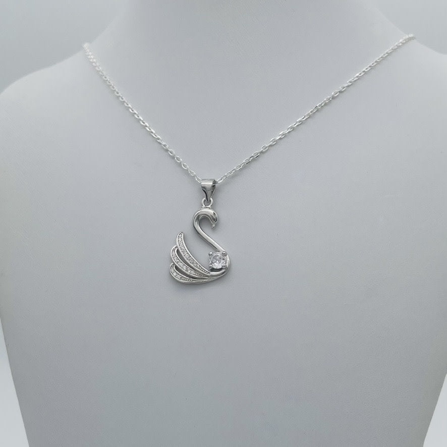 Z1478   18" Swan  Necklace