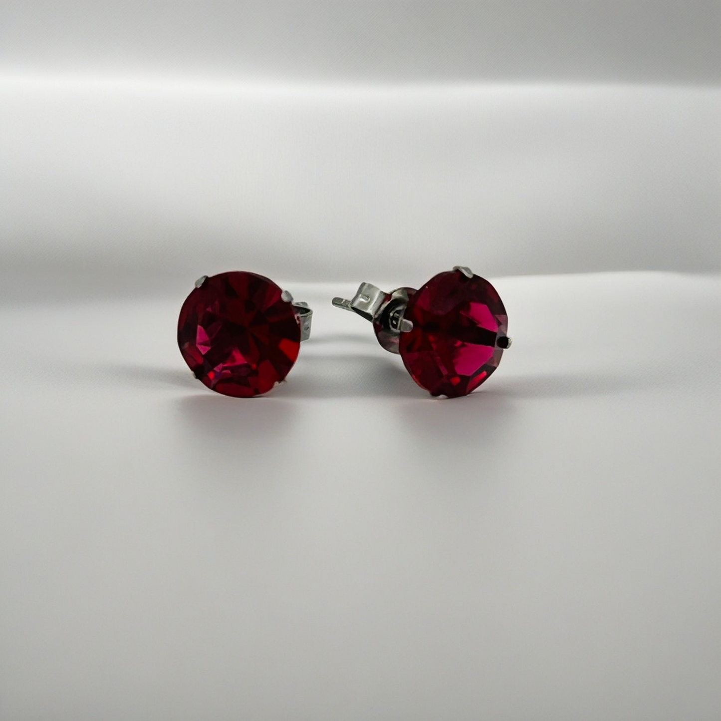 SS1040 Red Earrings 7mm