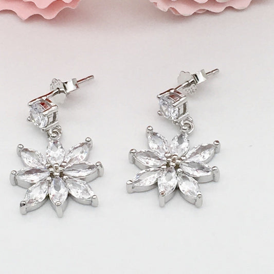 Z1289ER Clear Poinsettia Flower Earrings