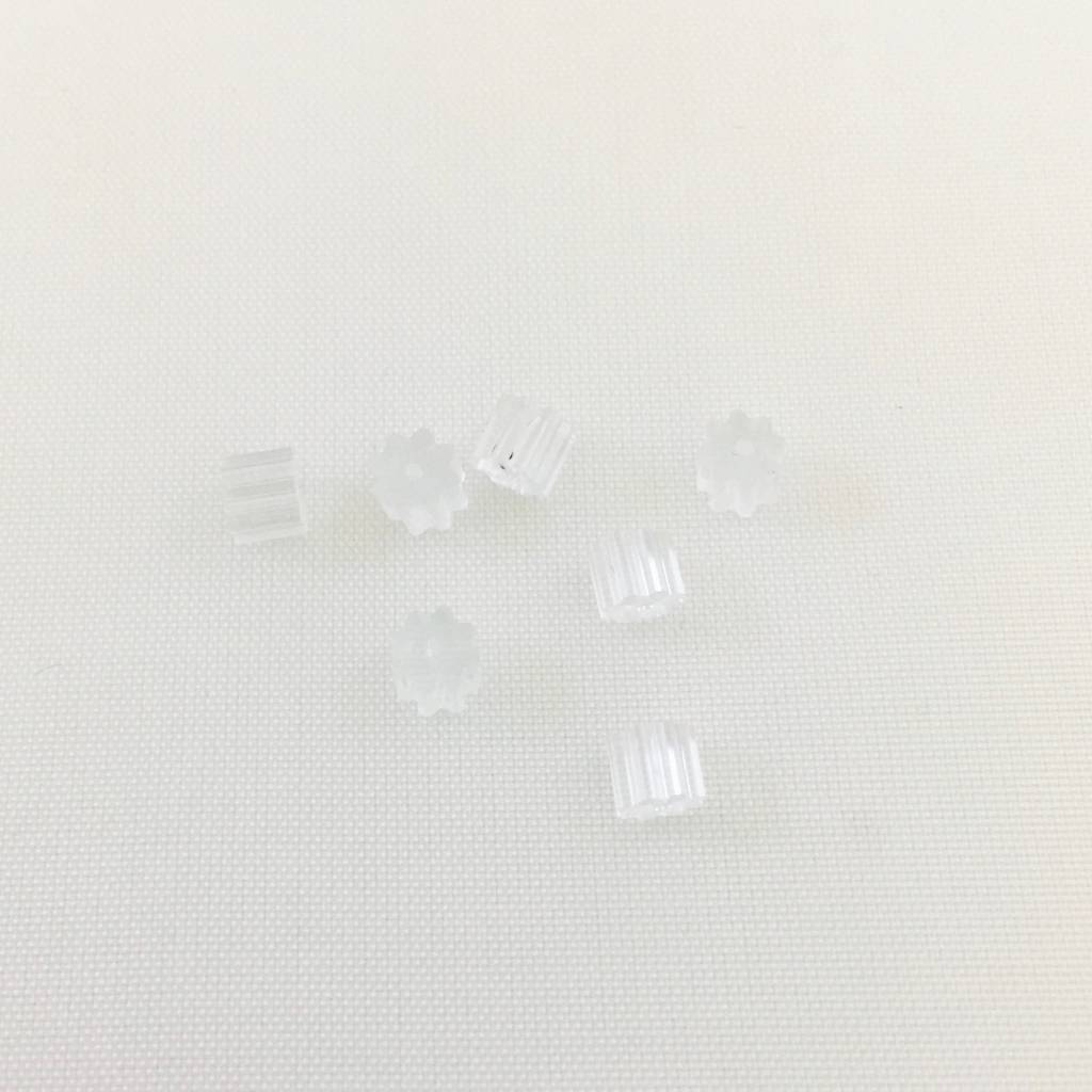 BT-7 Earnuts Rubber Clear