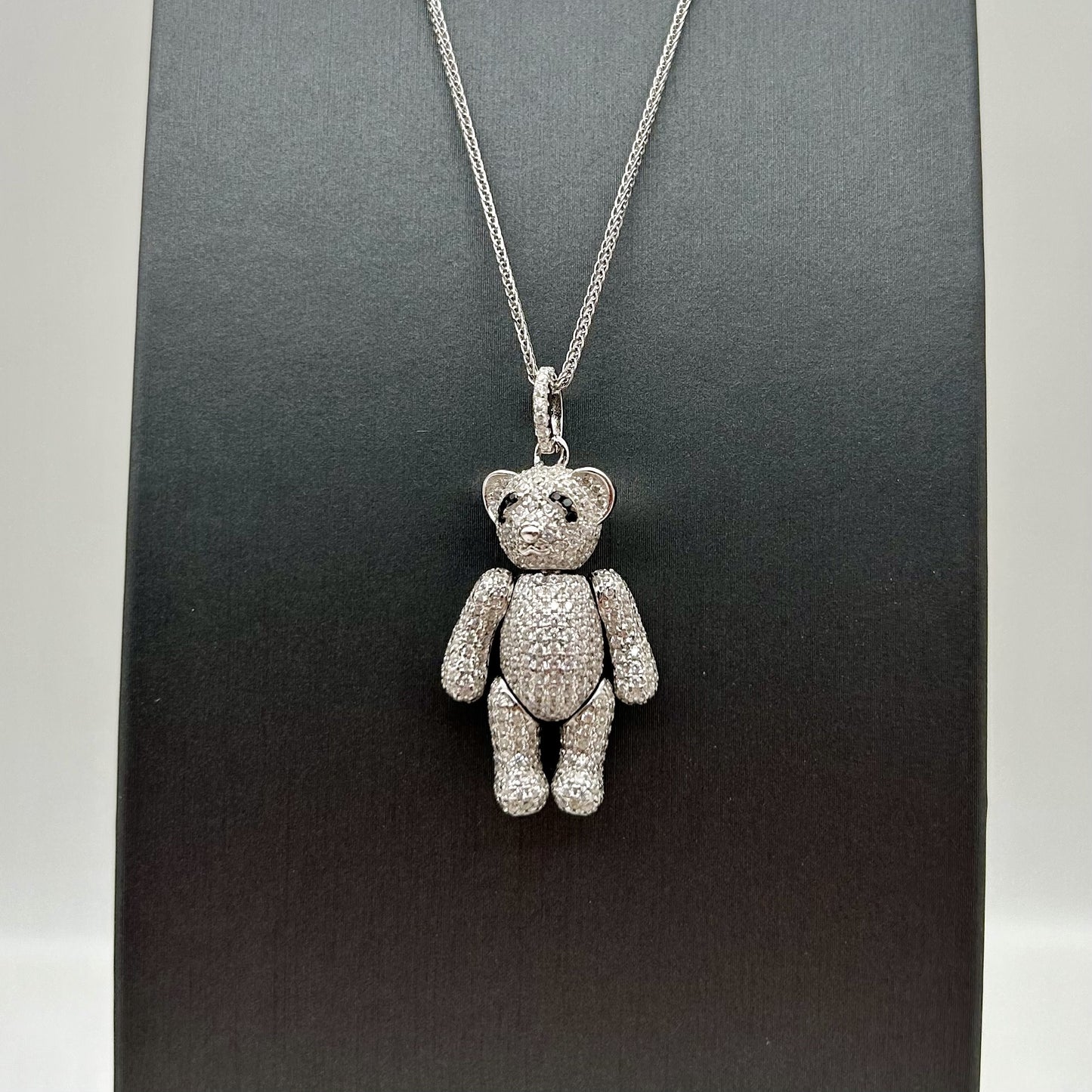 Z1794 Moving Bear Pendant