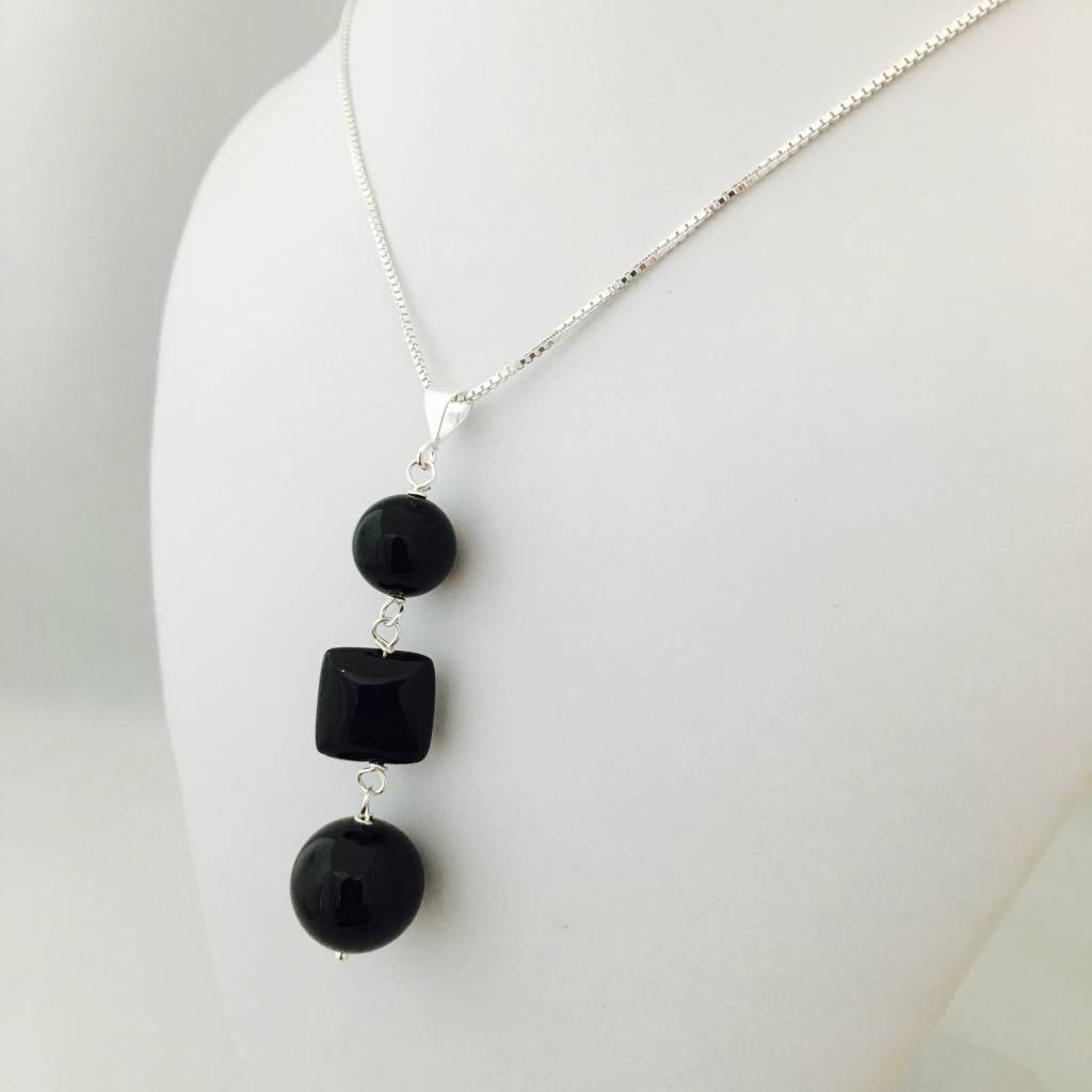 ST1248 18" Black Onyx Necklace