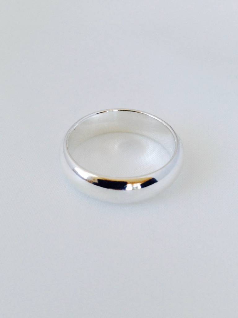 S852R Wedding Band 4mm.