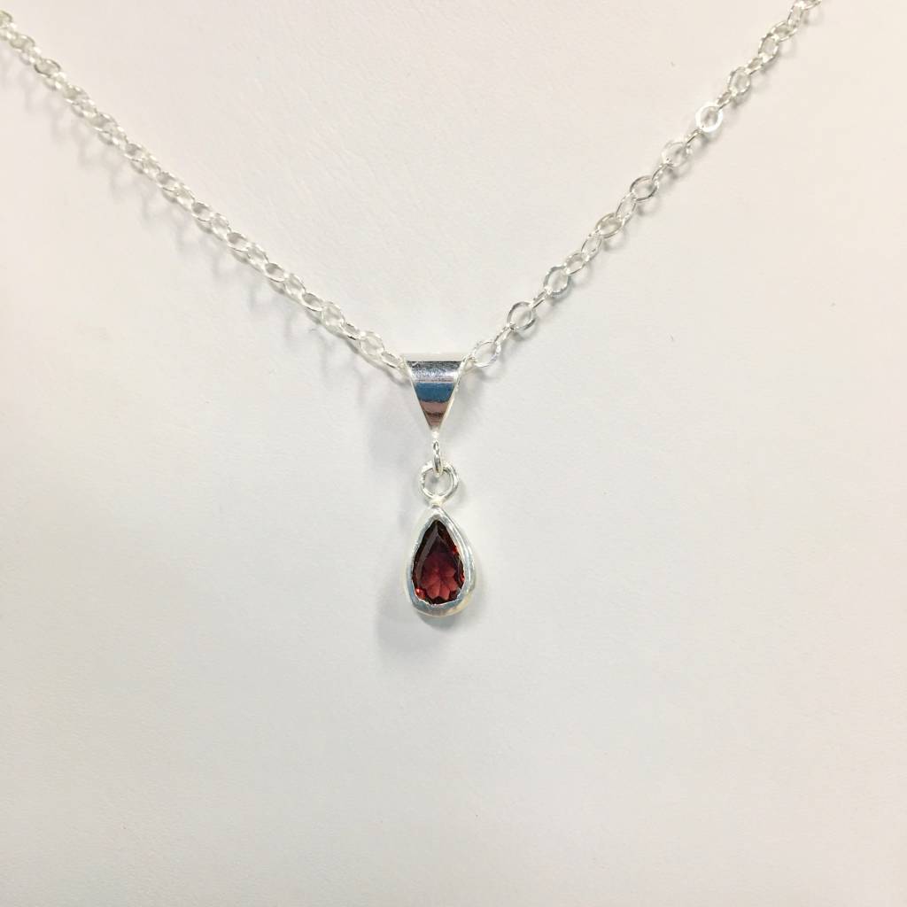 CH871 Garnet Necklace