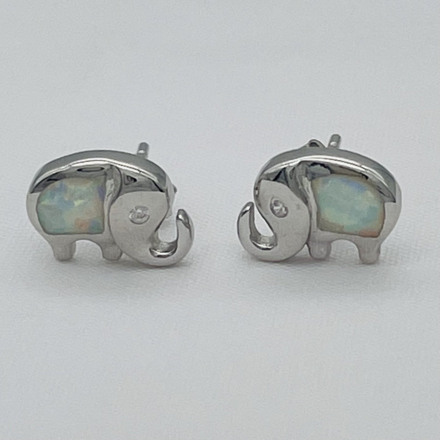 Z1225 Elephant Earrings white  Opal