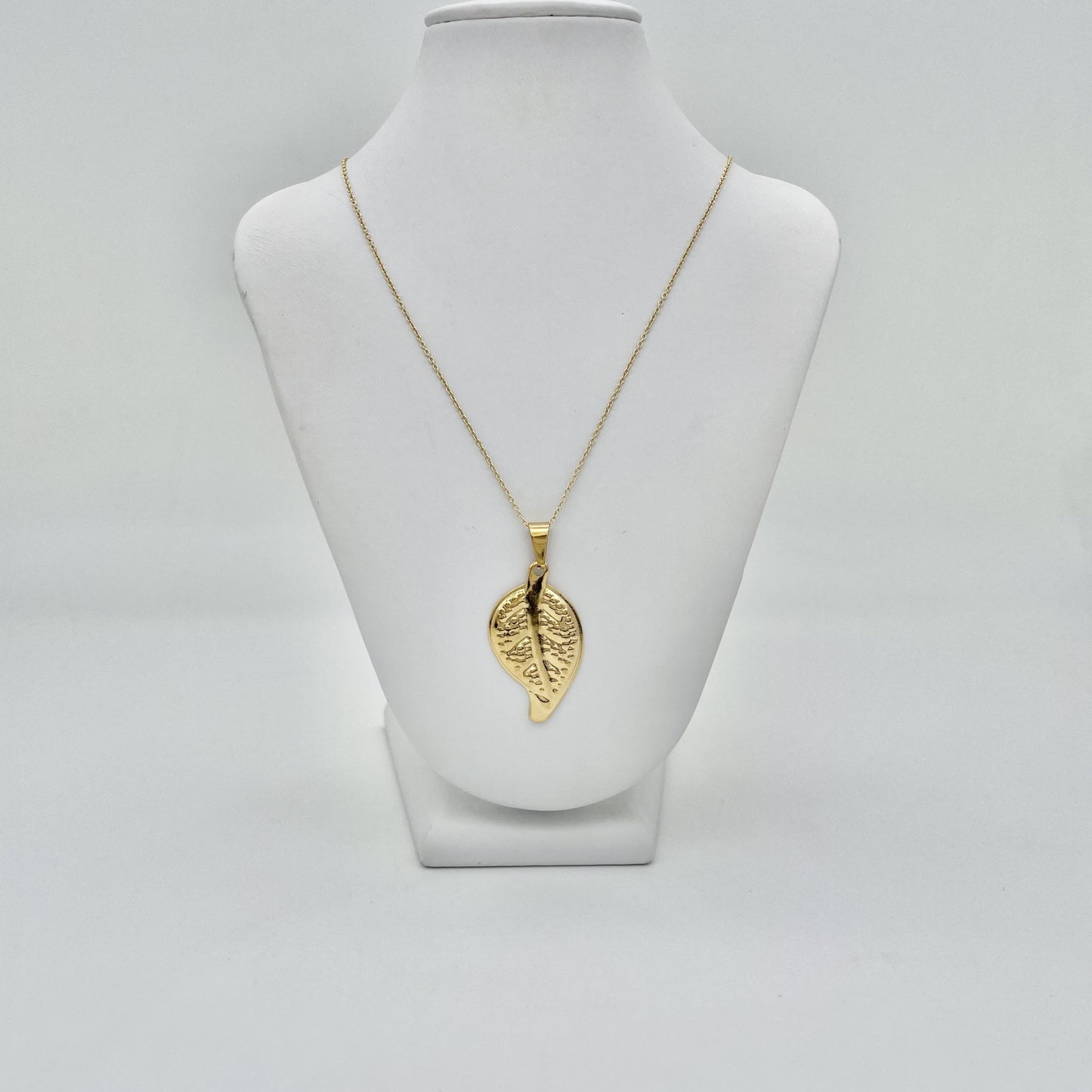 SS1528NL Gold Plated Leaf 26"