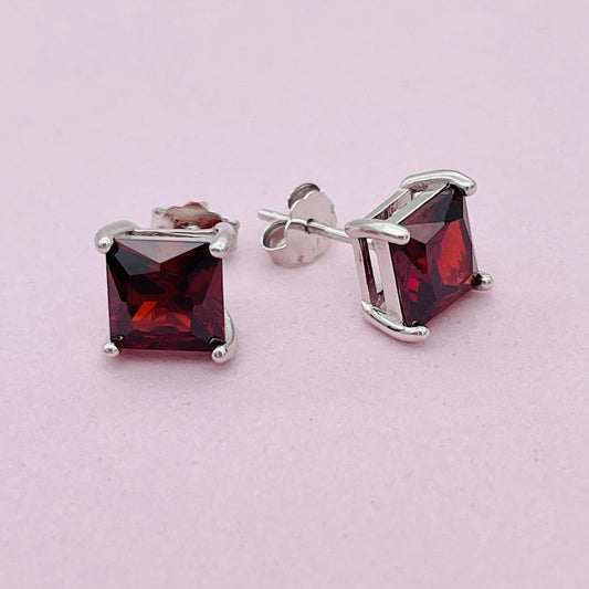 Z1606ER  SQ  Garnet 7mm.