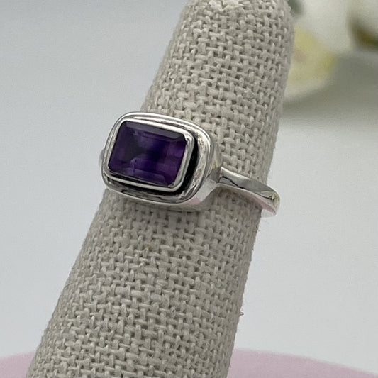 ST1656  Amethyst  Ring #4.5