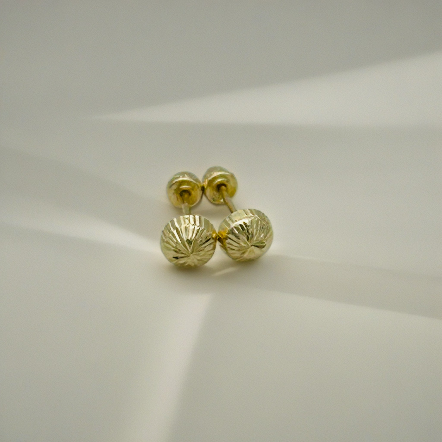 G386 14K Gold Post  Earrings 5mm