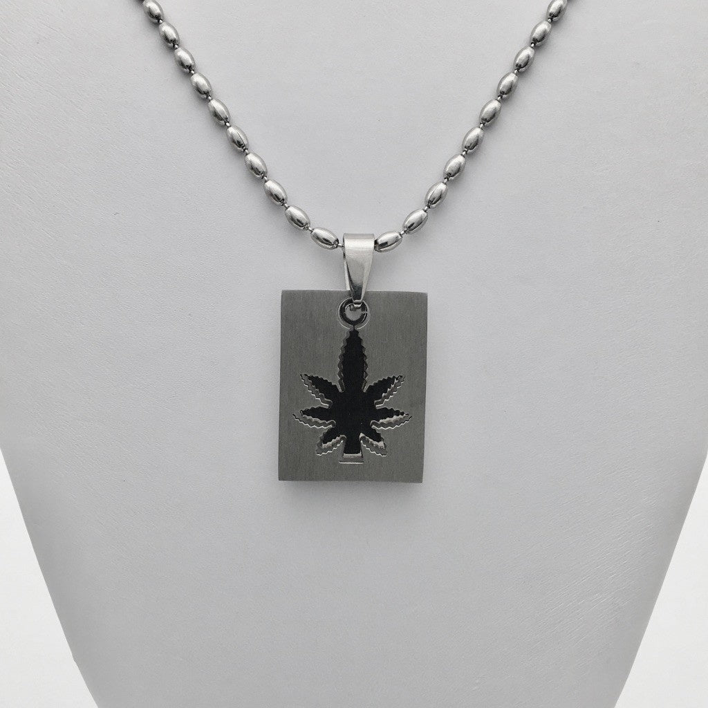 SS1394 18" Marihuana Necklace