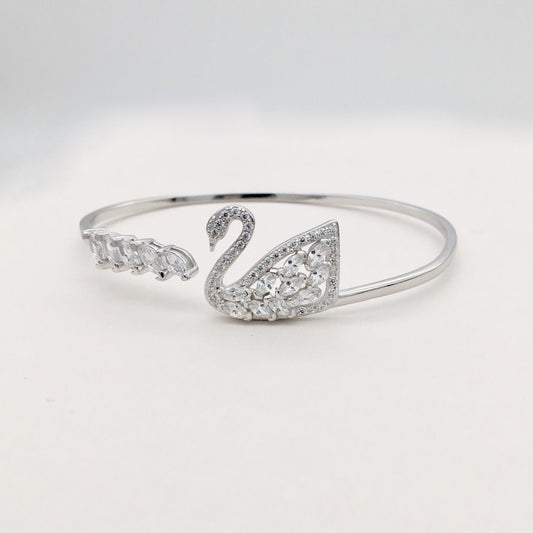 Z1430 Swan Bangle 60mm.