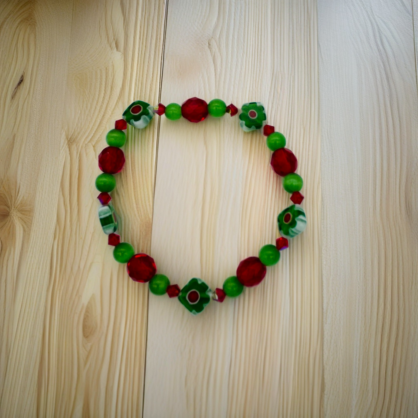 C1451 Green & Red Bracelet 7"