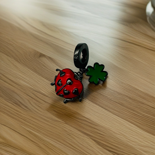 S1857 Lady Bug Charm