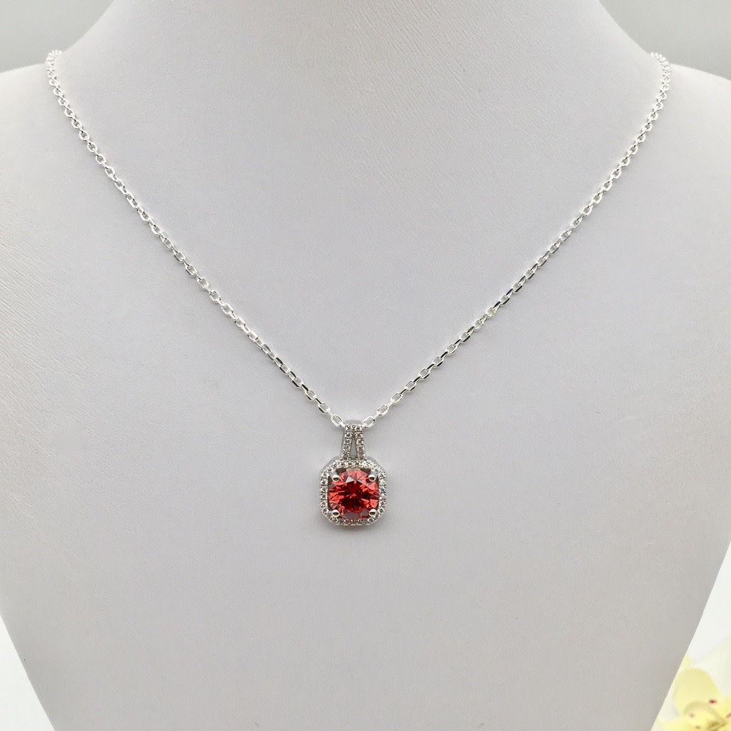 Z1367  18" Square Necklace Red