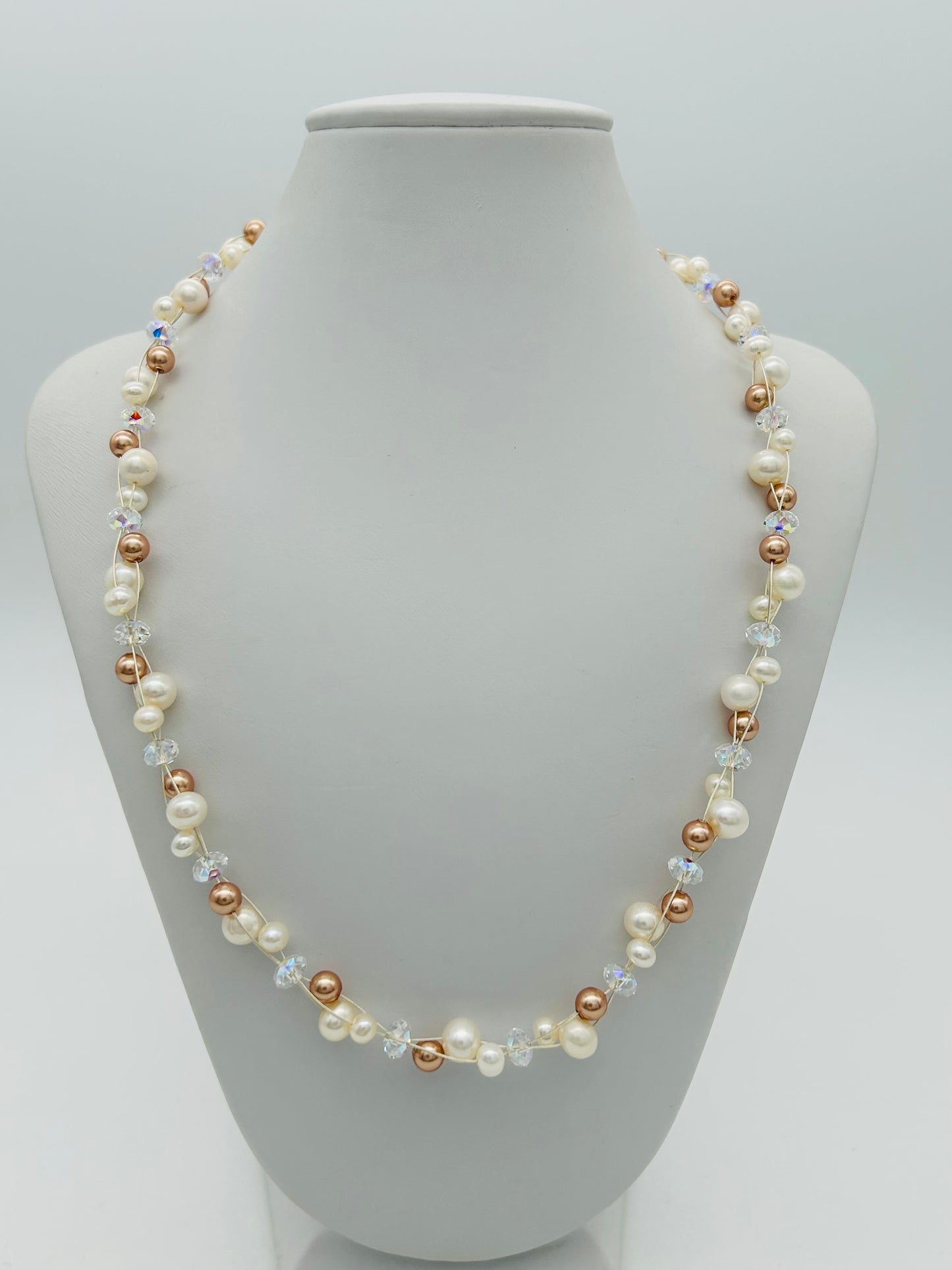 SH1016NL Pearls 19"