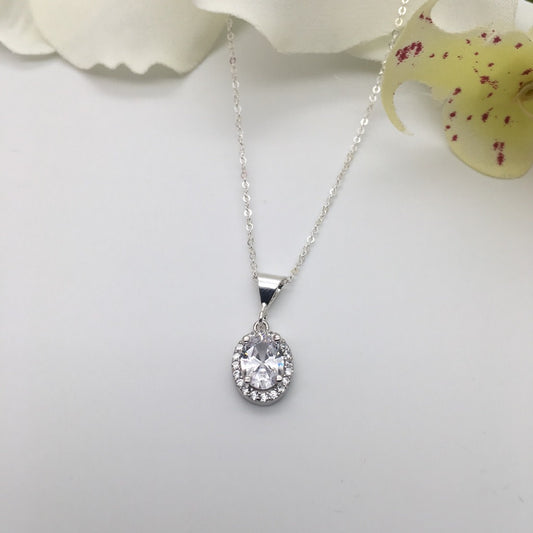 Z1274 18" Necklace Clear