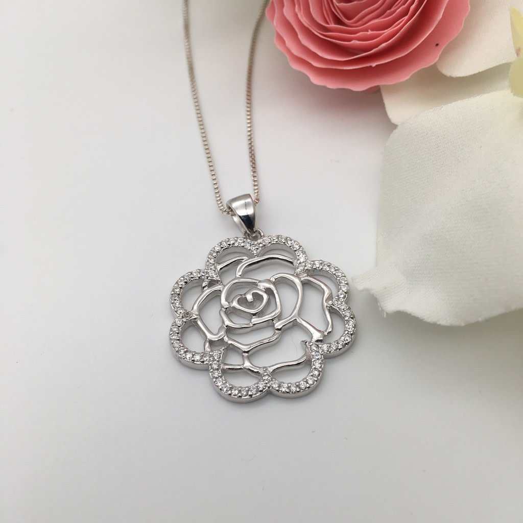 Z1284 Flower Pendant